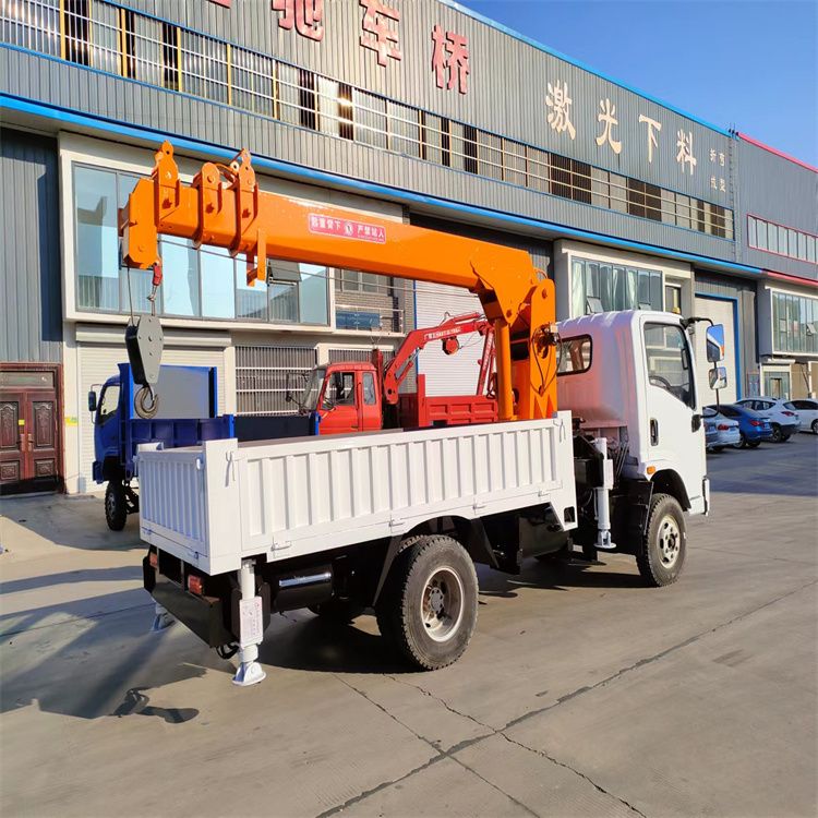 学甲区三轮随车吊定制 农用改装机自备吊中瑞长期出售